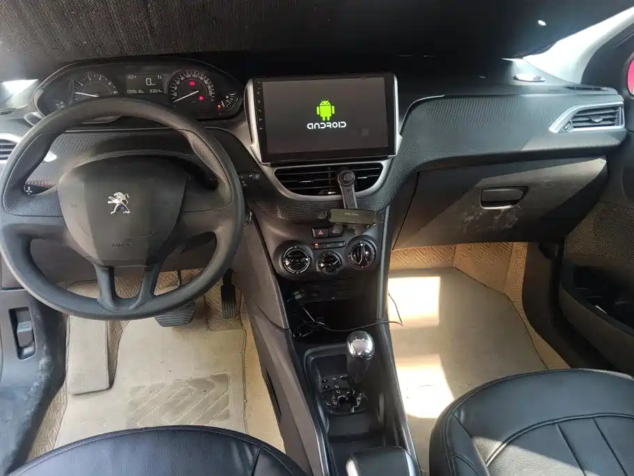 Peugeot 2008 — миниатюра 11