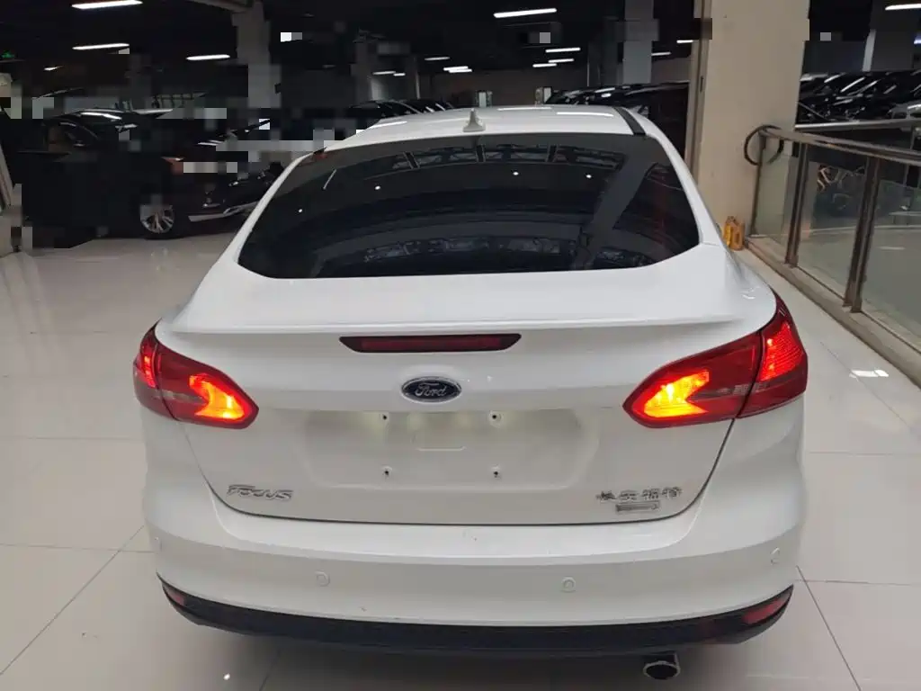 Ford Focus — миниатюра 6