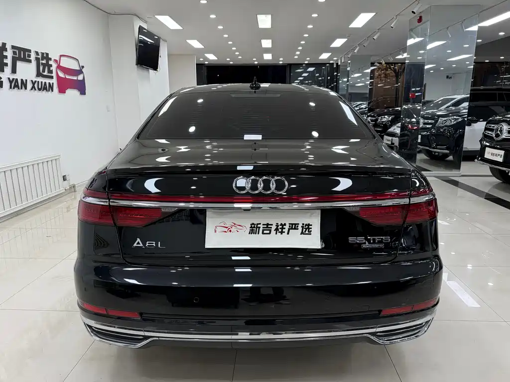 AUDI A8