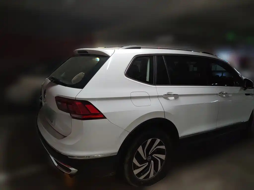Volkswagen Tiguan L — миниатюра 6
