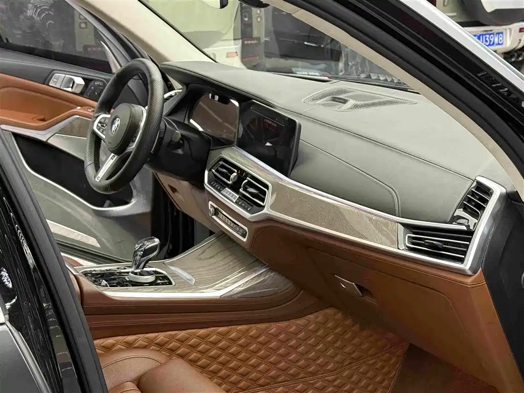 BMW X7 — миниатюра 11