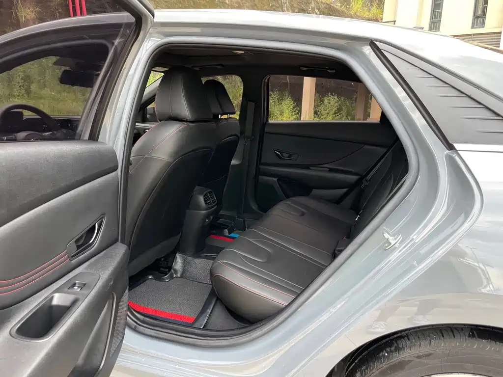 Hyundai Elantra — миниатюра 5