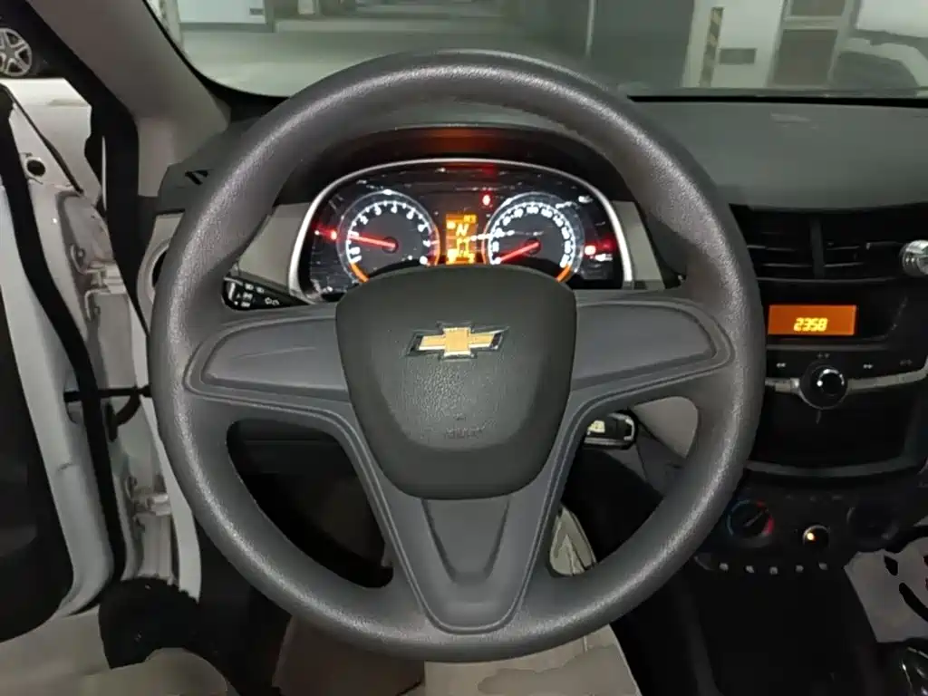 Chevrolet Sail — миниатюра 11