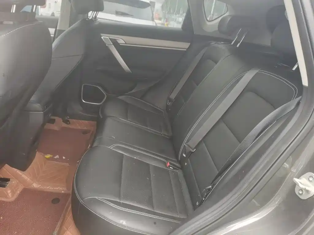 Geely Binyue — миниатюра 17