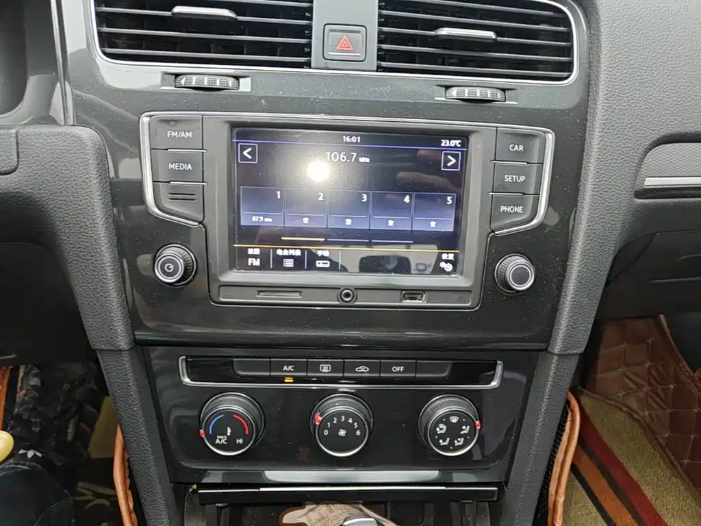Volkswagen Golf — миниатюра 13