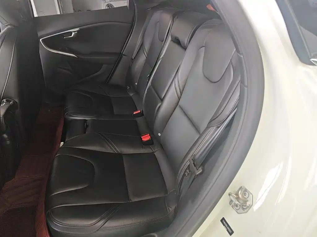 Volvo V40 — миниатюра 19