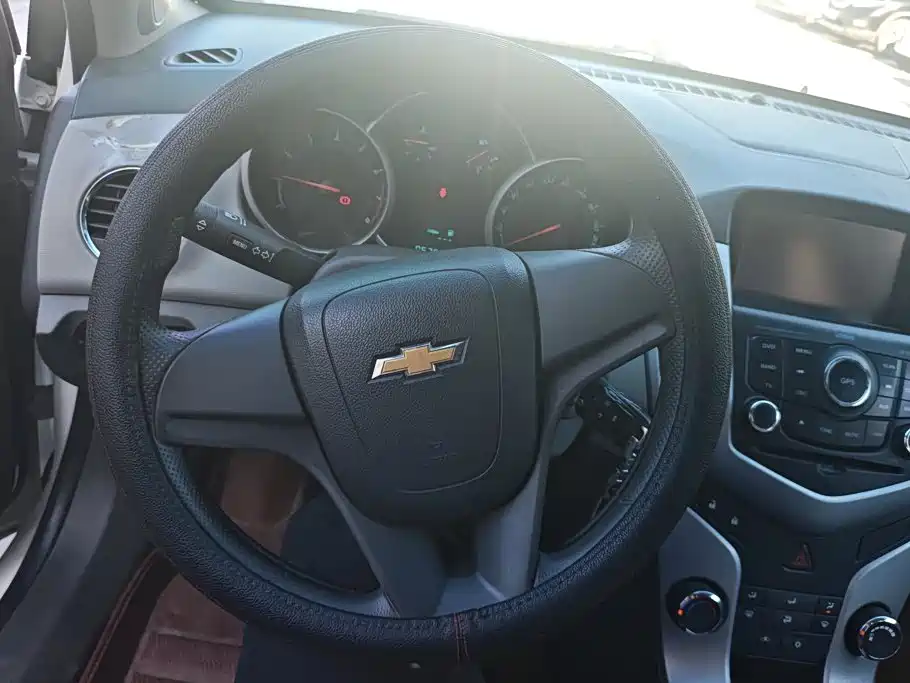 Chevrolet Cruze — миниатюра 15