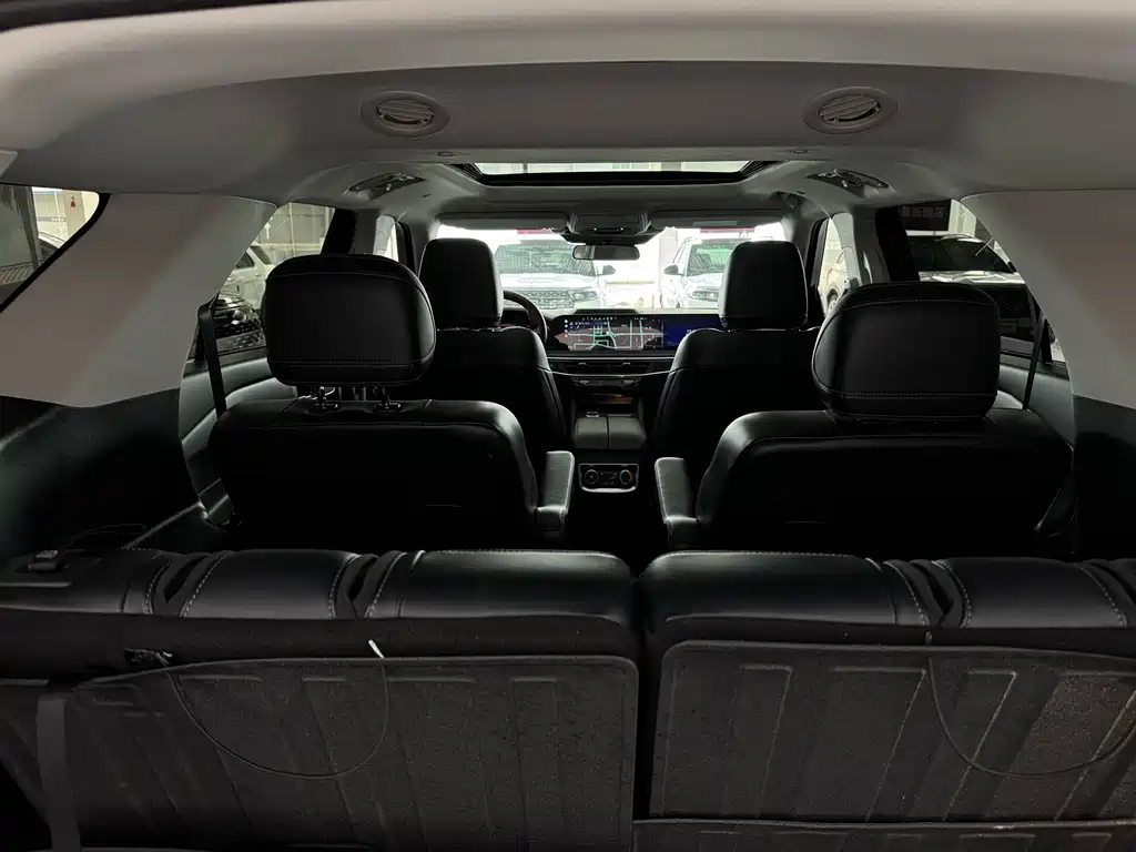 Ford Explorer — миниатюра 20