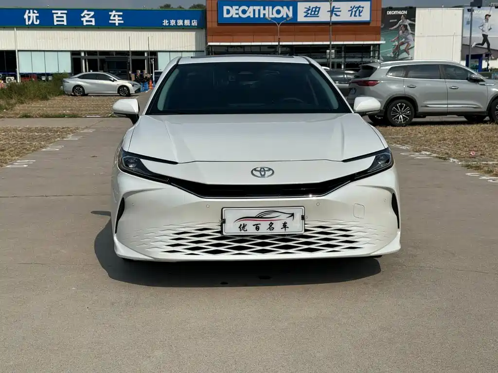 Toyota Camry — миниатюра 16