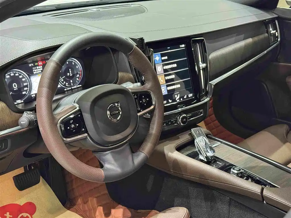 Volvo S90 — миниатюра 13