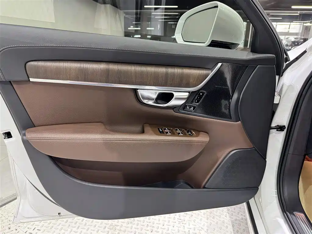 Volvo S90 — миниатюра 19