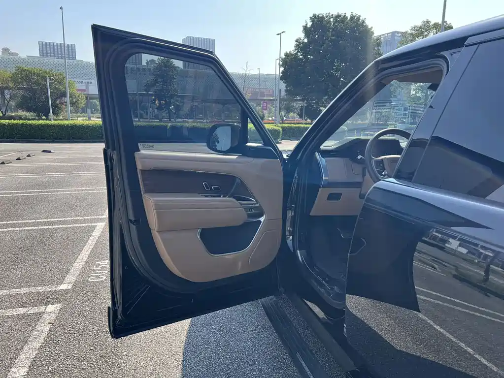 Land Rover Range Rover — миниатюра 9