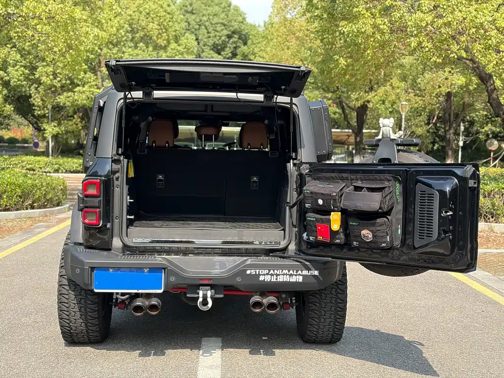 Ford Bronco — миниатюра 14