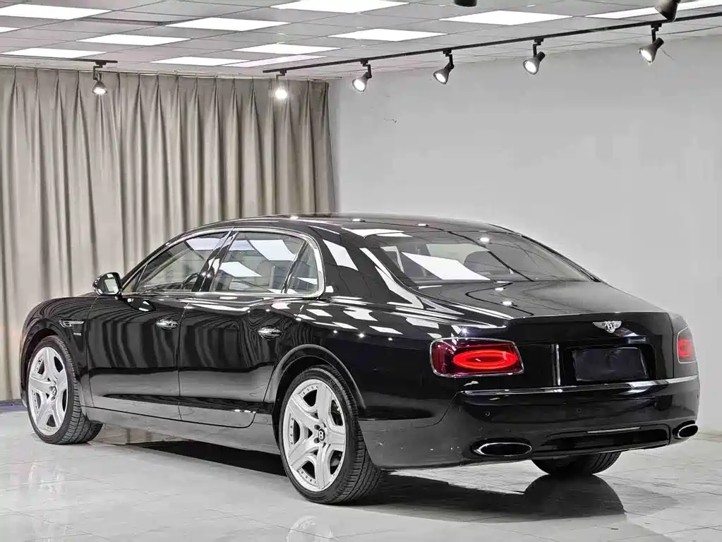 Bentley Flying Spur — миниатюра 4