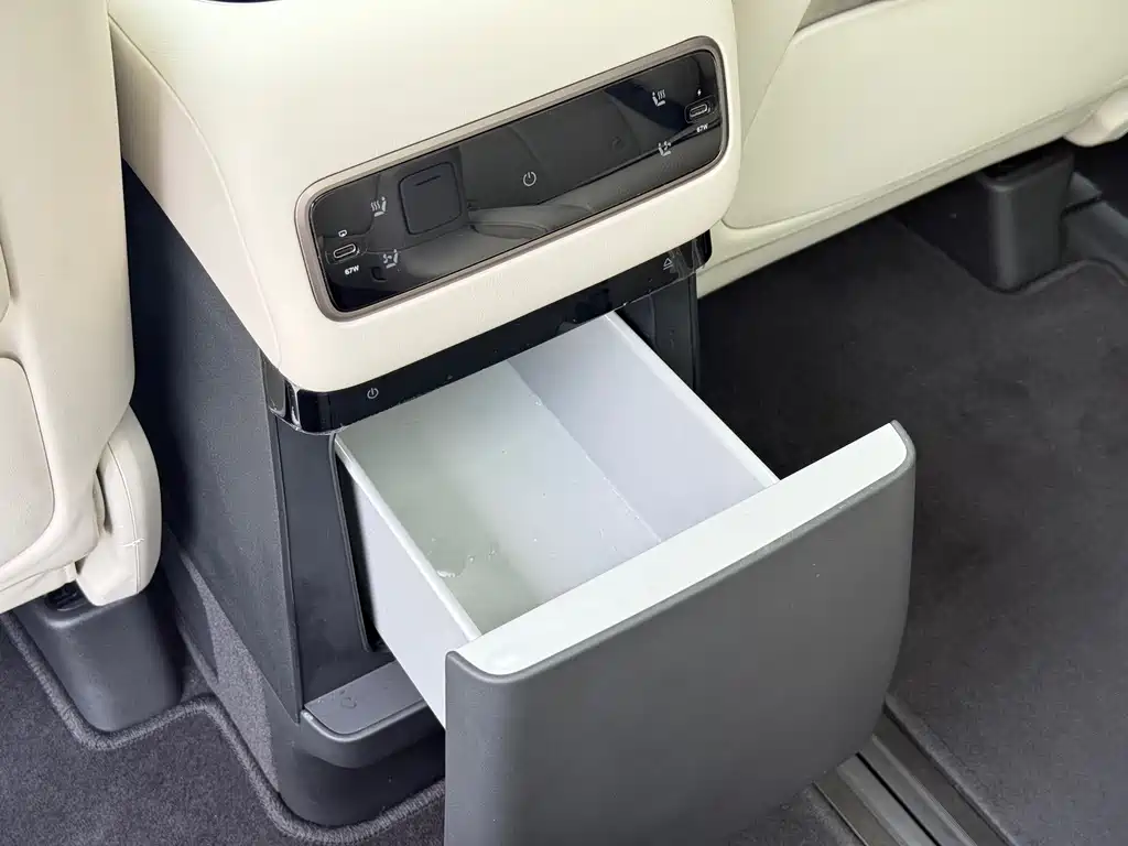 Li Auto Li MEGA — миниатюра 13