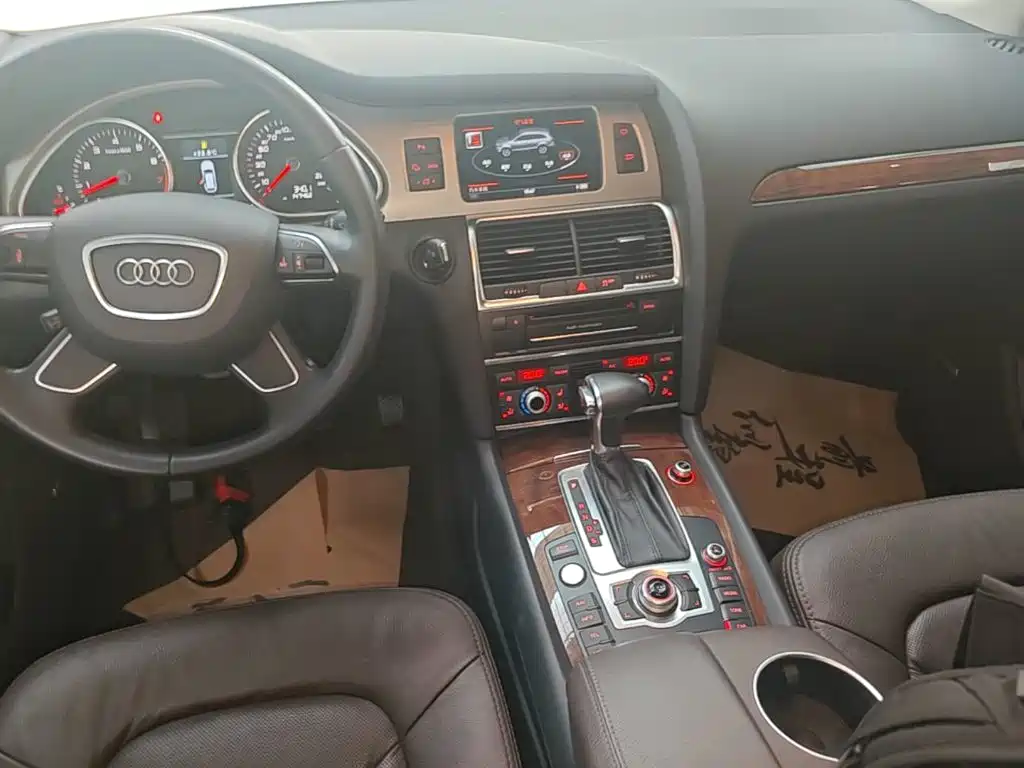 Audi Q7 — миниатюра 13
