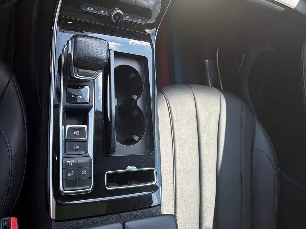 Roewe RX5 MAX — миниатюра 16