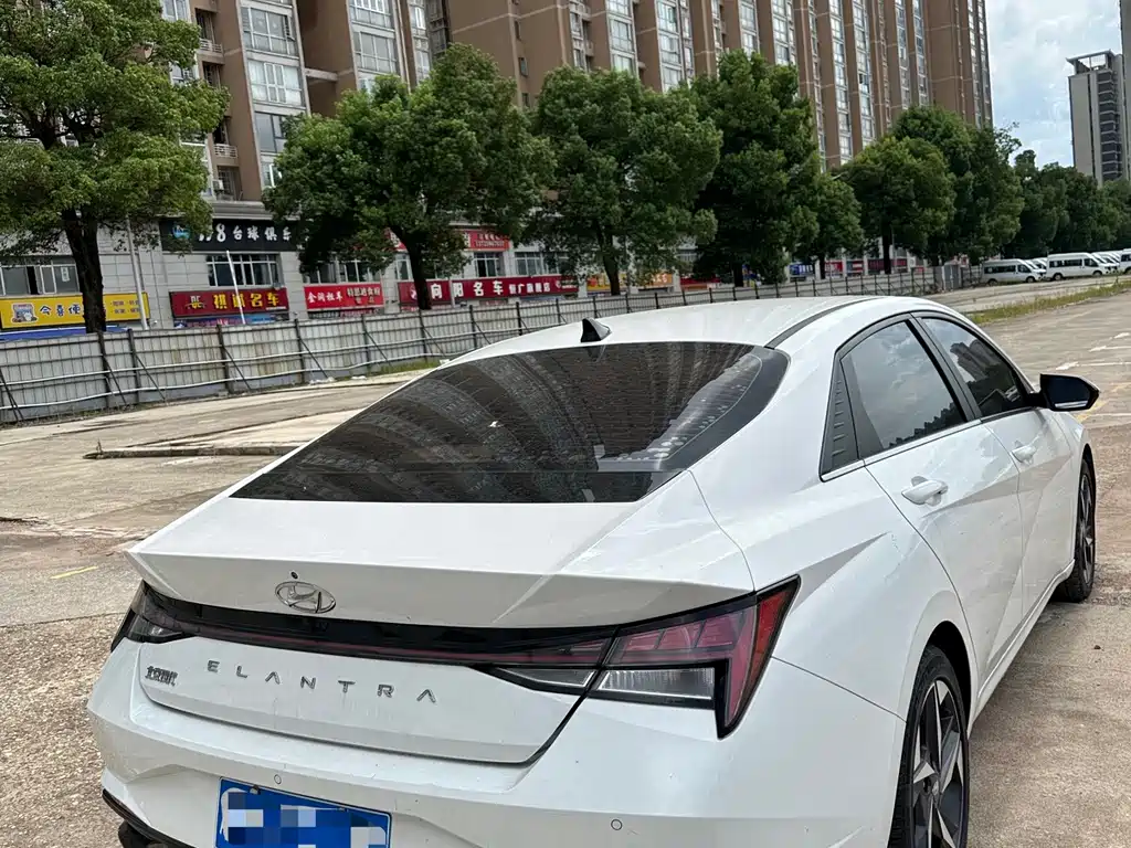Hyundai Elantra — миниатюра 7
