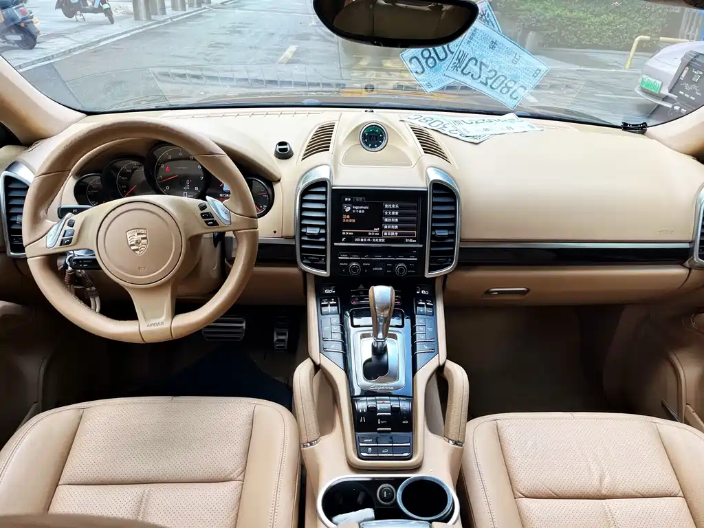 Porsche Cayenne — миниатюра 16