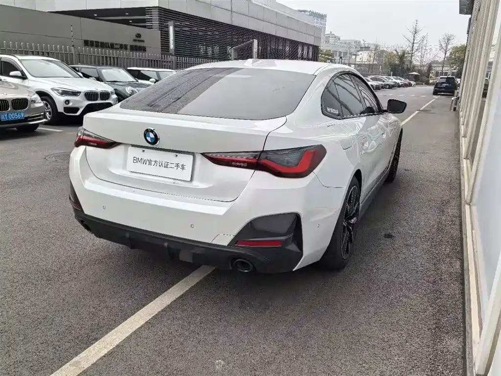 BMW 4 SERIES