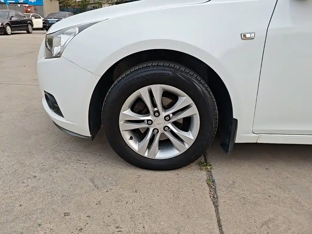 Chevrolet Cruze — миниатюра 23