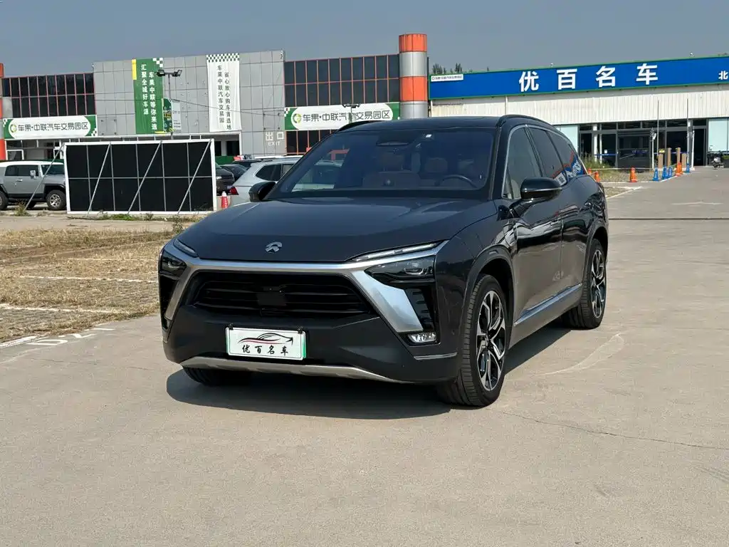 NIO ES8