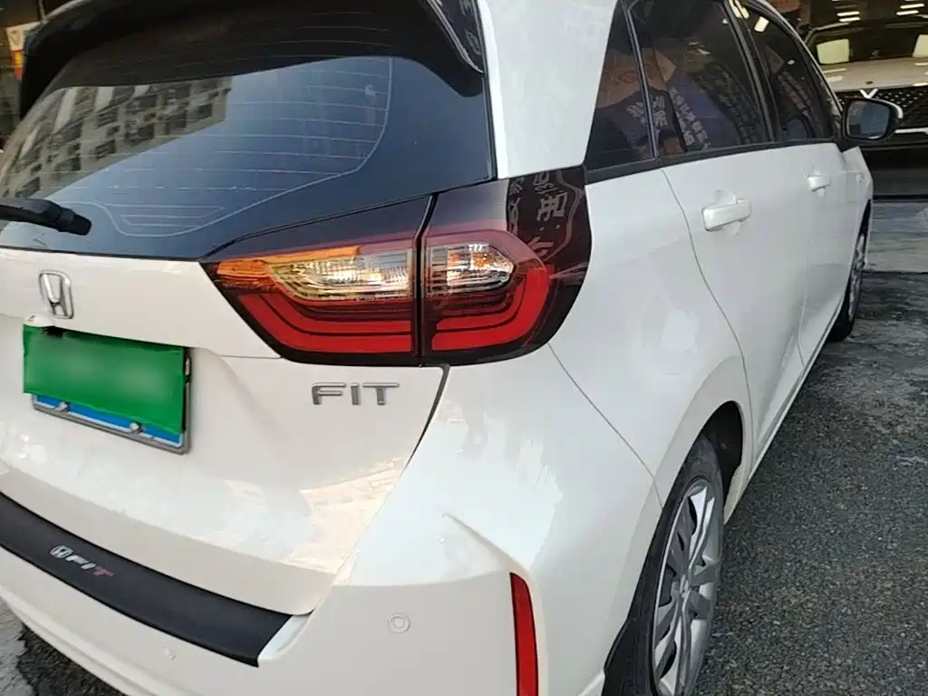 Honda Fit — миниатюра 8