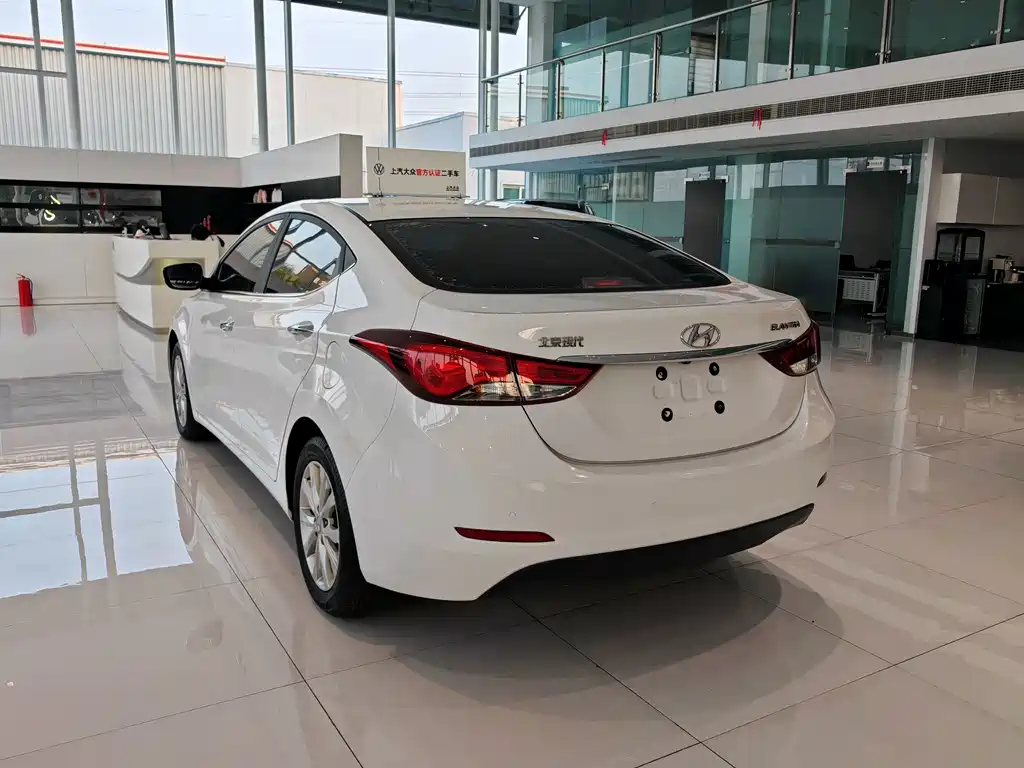 Hyundai Elantra Langdong — миниатюра 10