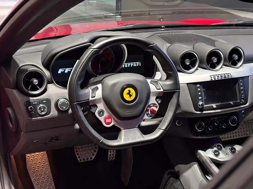 Ferrari FF — миниатюра 10