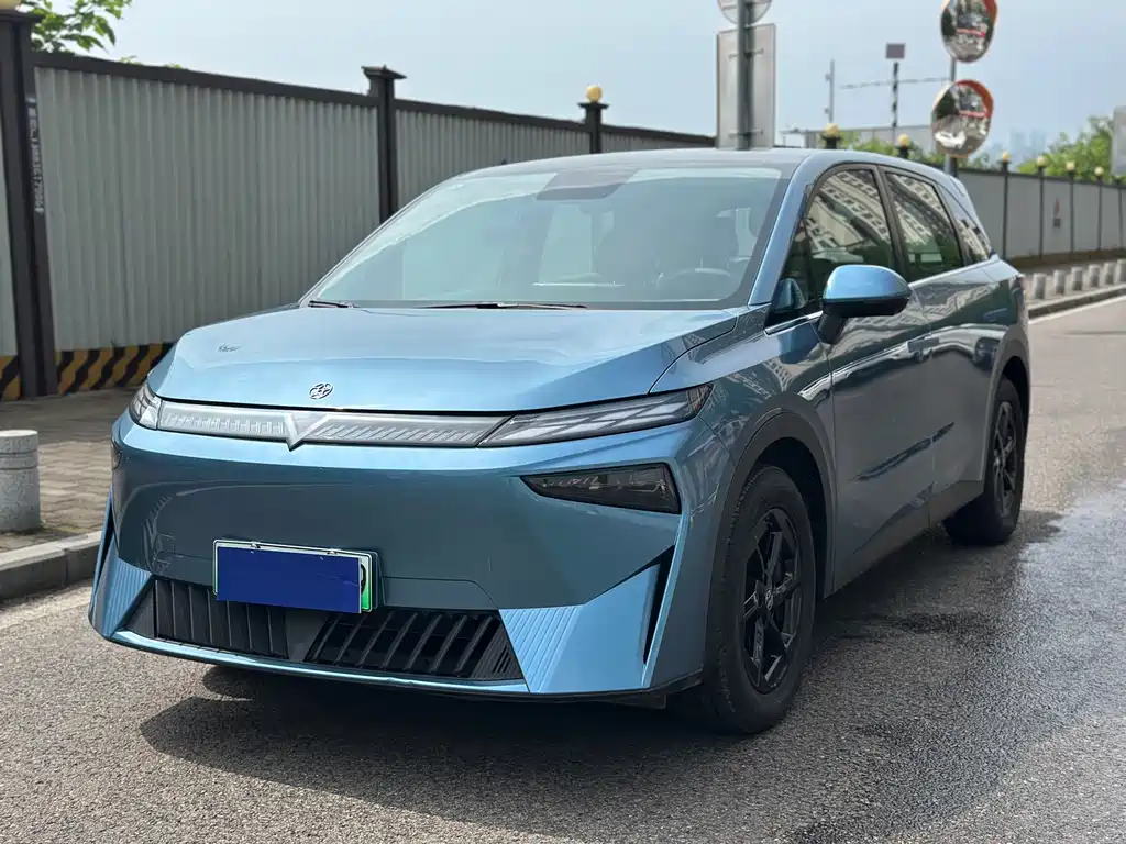 Venucia VX6