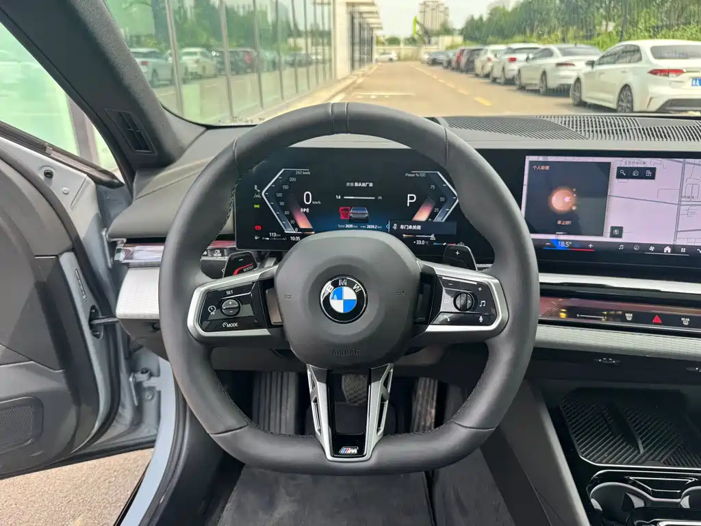 Заказать BMW 5 Series (Import) 2026 года за 7 865 163 ₽  из Китая