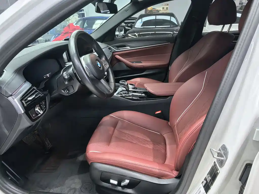 BMW 5 Series — миниатюра 5