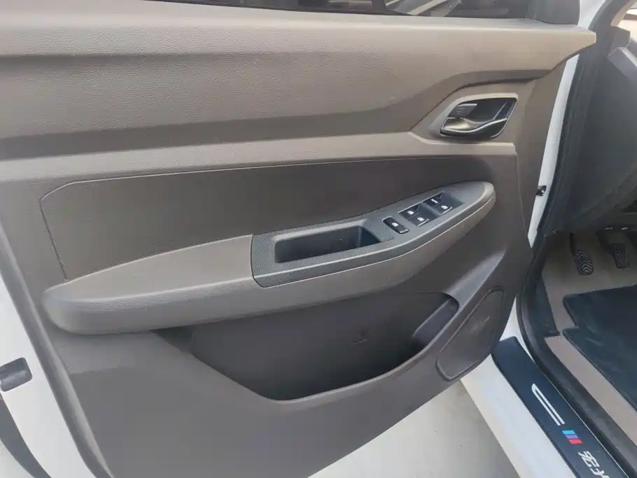 Wuling Hongguang — миниатюра 7