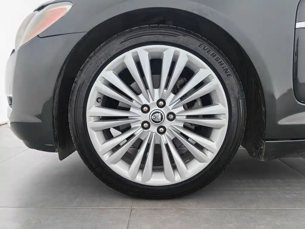 Jaguar XF — миниатюра 17
