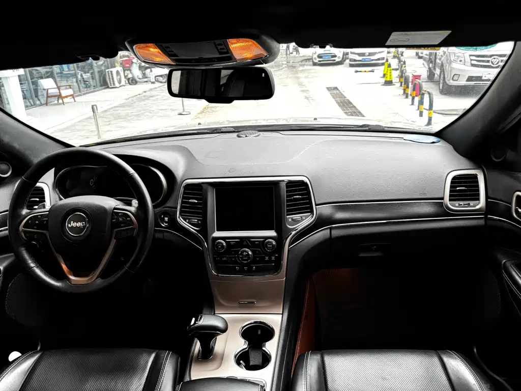 Jeep Grand Cherokee (Import) — миниатюра 5