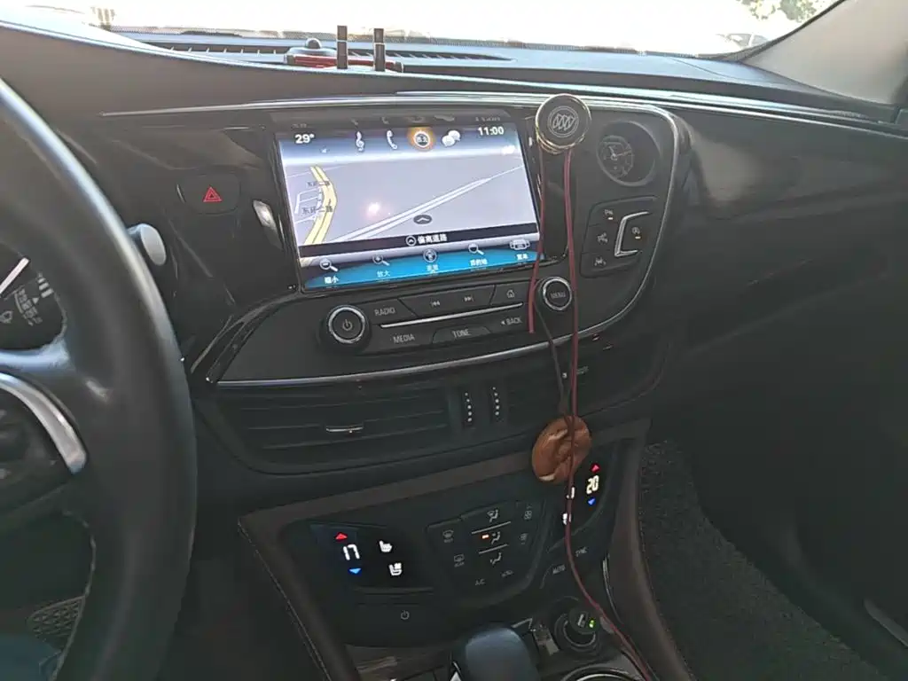 Buick Envision Plus — миниатюра 13