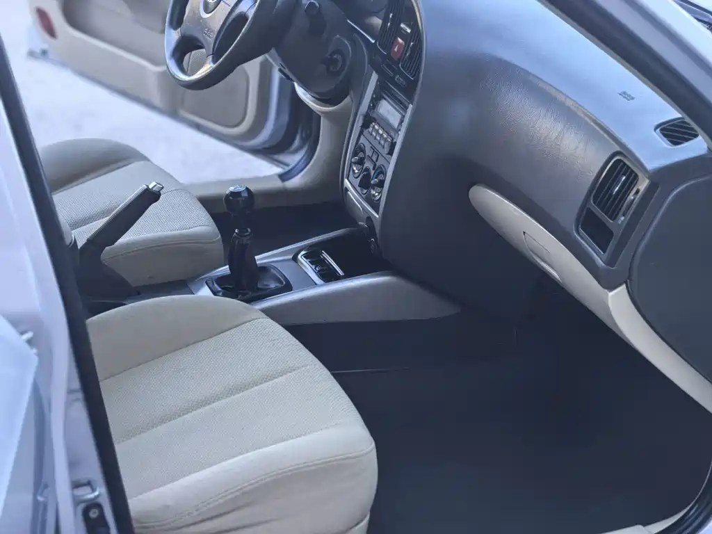Hyundai Elantra — миниатюра 11