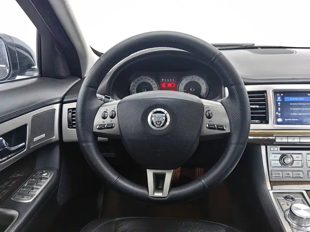 Jaguar XF — миниатюра 11