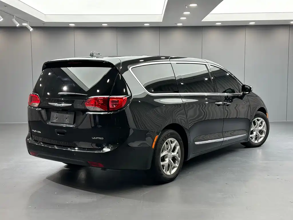 Chrysler Grand Voyager (Import) — миниатюра 4