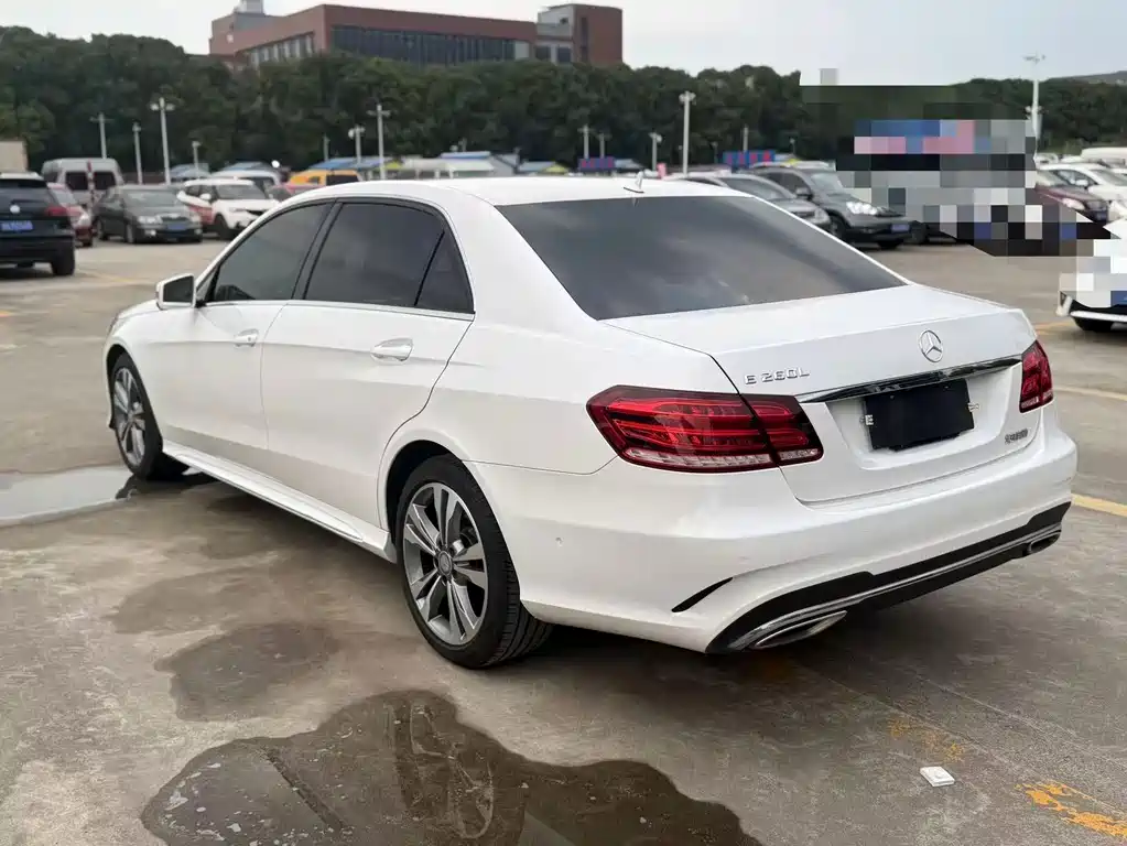 Mercedes-Benz E-Class — миниатюра 10