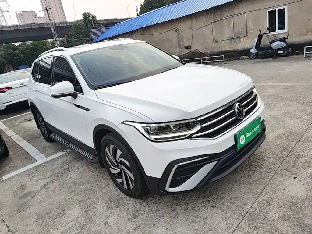 Volkswagen Tiguan L — миниатюра 4