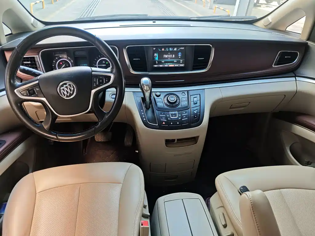 Buick GL8 — миниатюра 6