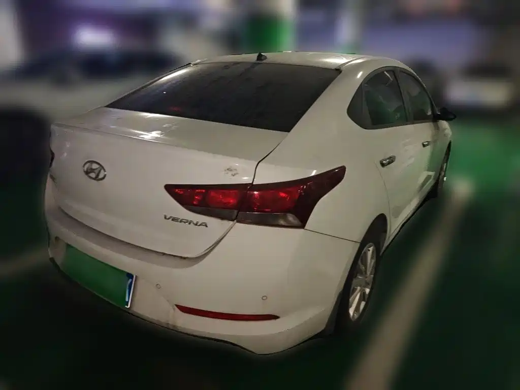 Hyundai Verna — миниатюра 4