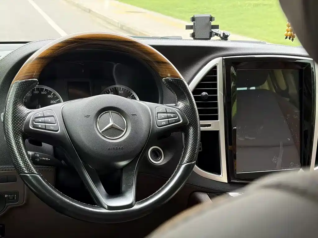 Mercedes-Benz Vito — миниатюра 18