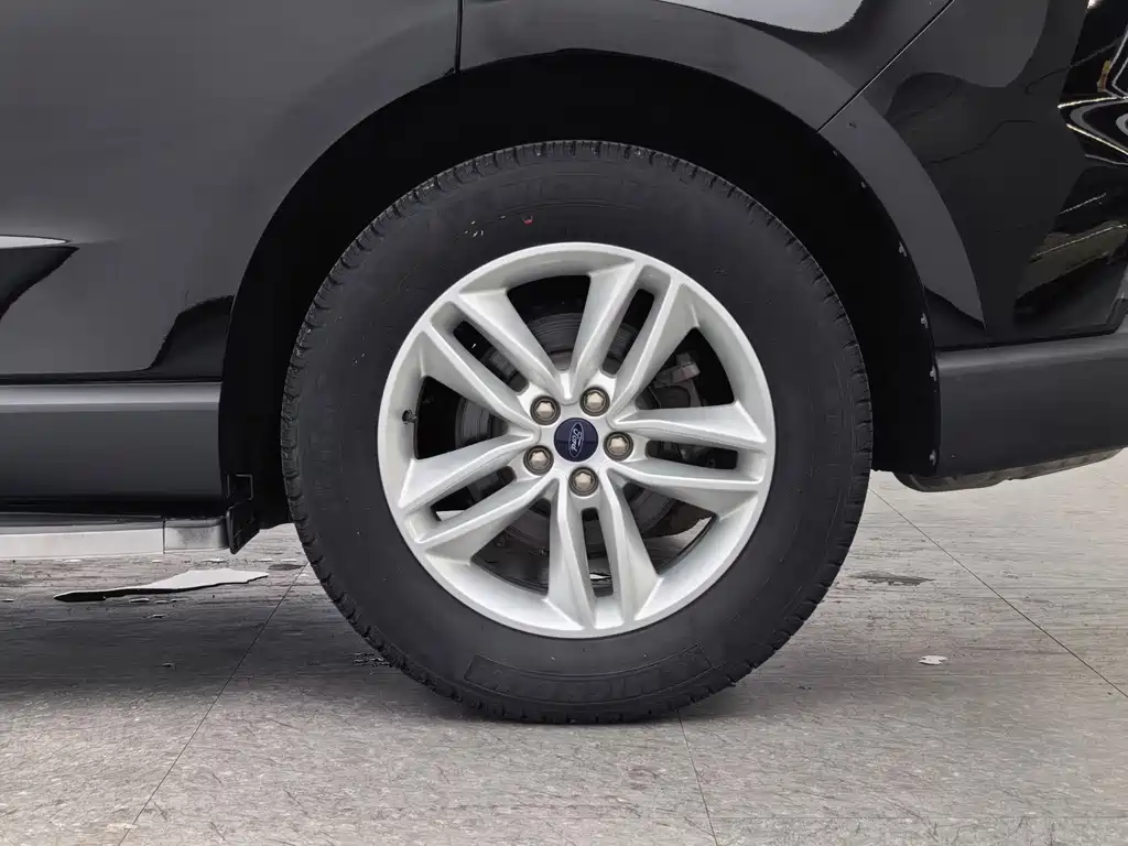 Ford Edge — миниатюра 11