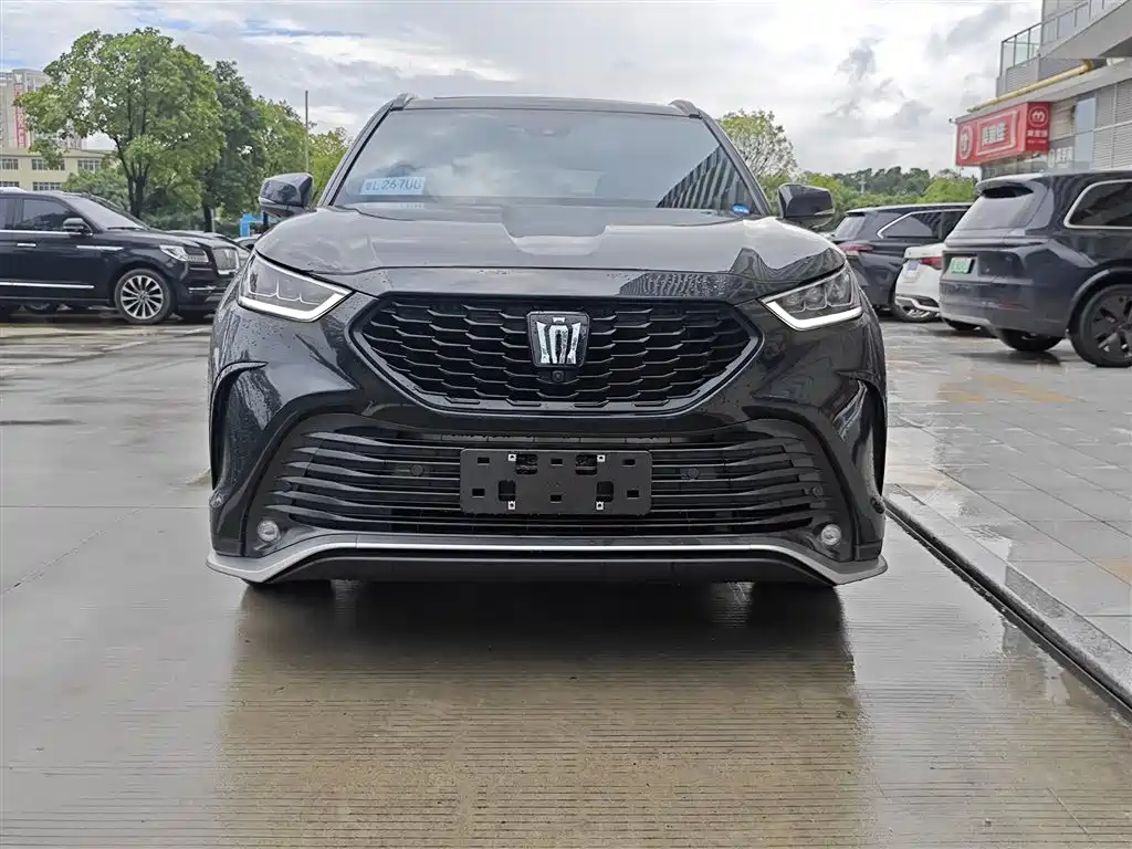Toyota Crown Kluger — миниатюра 2
