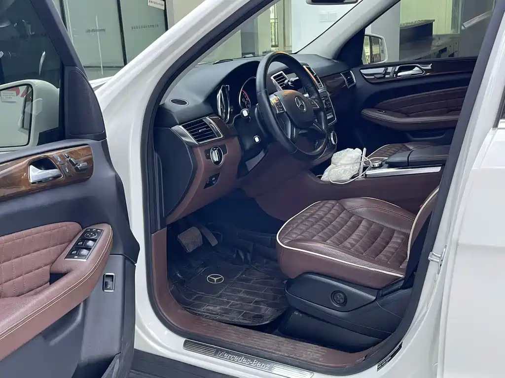 Mercedes-Benz M-Class — миниатюра 7