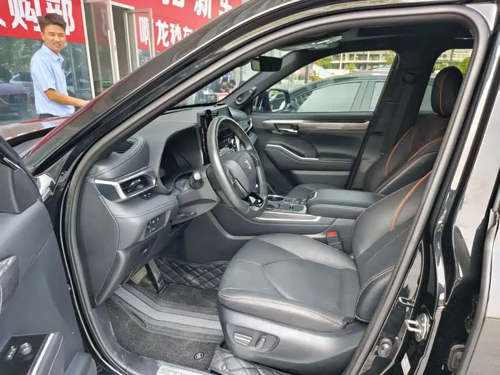 Toyota Crown Kluger — миниатюра 6