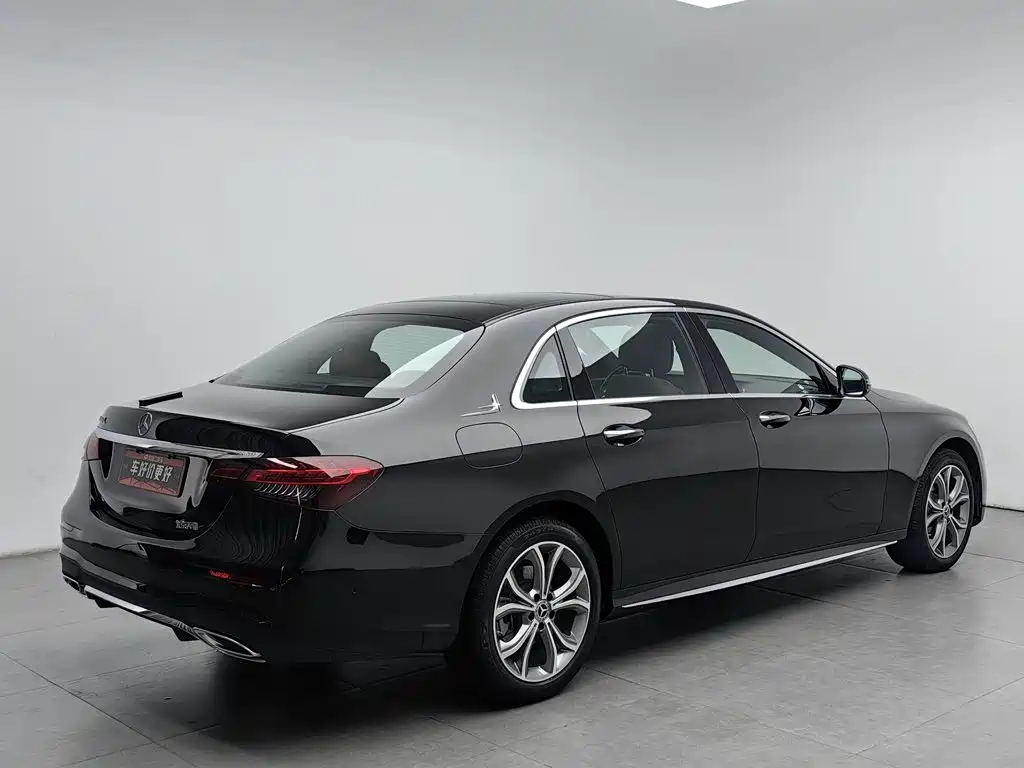 Mercedes-Benz E-Class — миниатюра 2