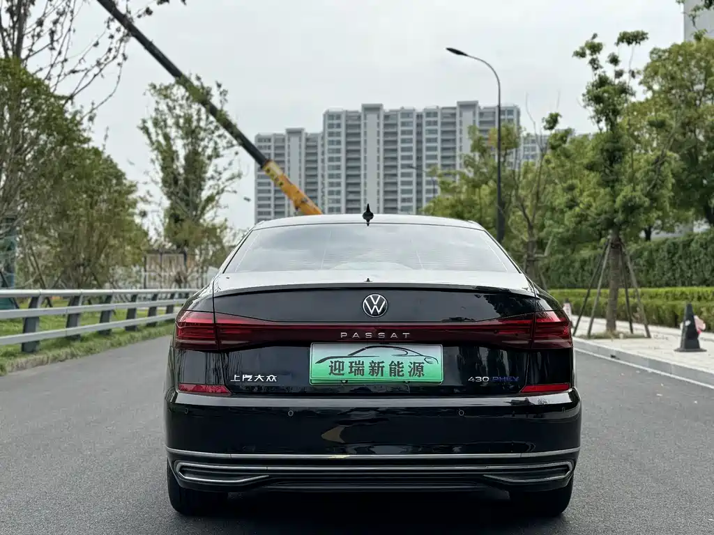 Volkswagen Passat PHEV — миниатюра 4